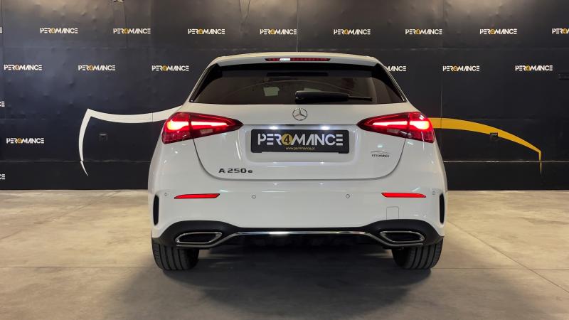 Mercedes Benz A250e