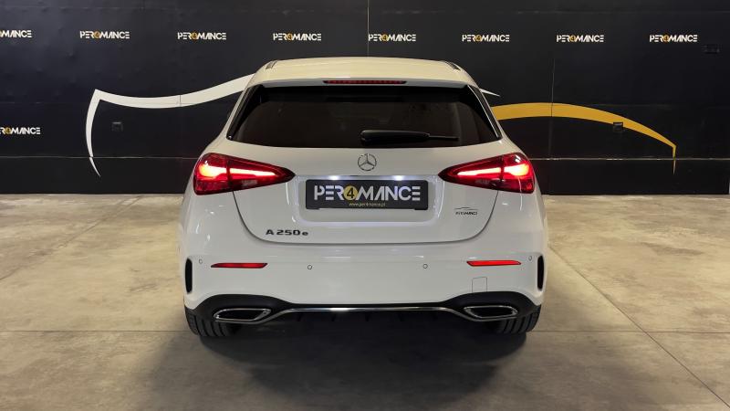 Mercedes Benz A250e
