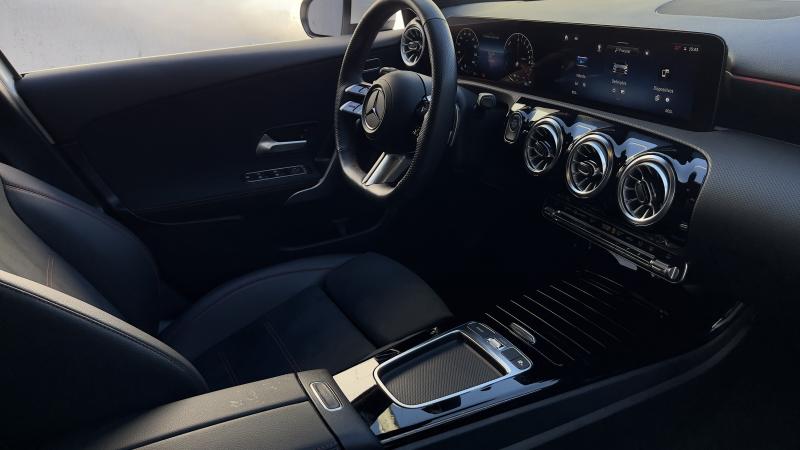 Mercedes Benz A250e