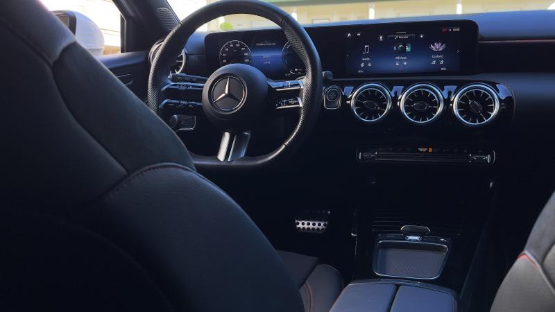 Mercedes Benz A250e