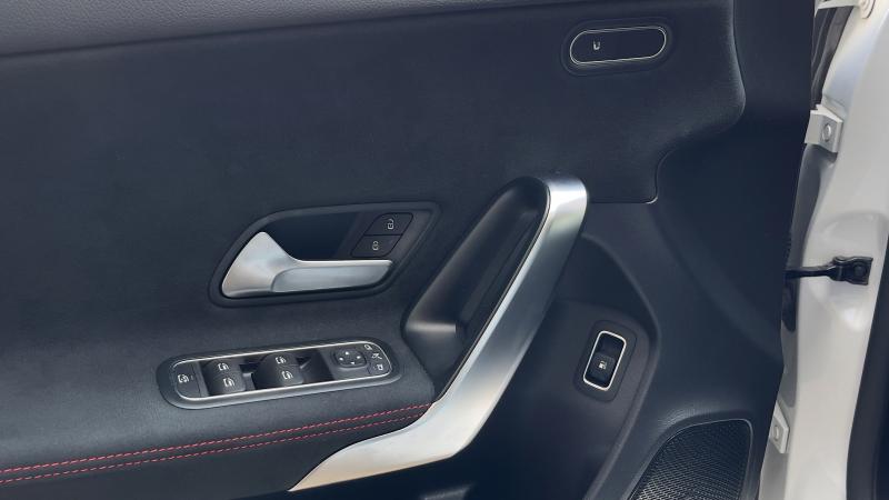 Mercedes Benz A250e