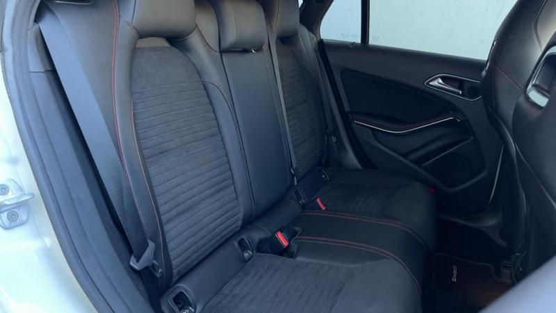 Mercedes Benz CLA