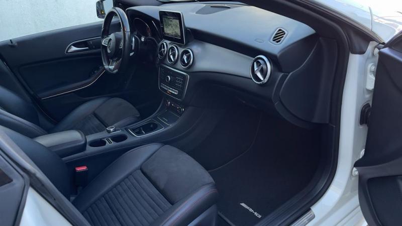 Mercedes Benz CLA