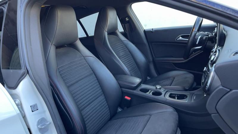 Mercedes Benz CLA