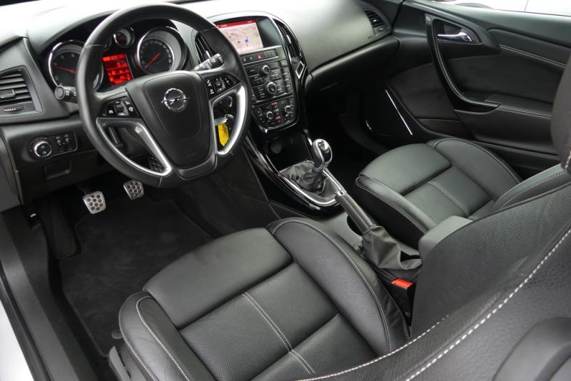 Opel ASTRA J GTC 