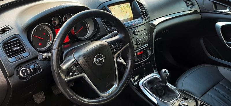 Opel INSIGNIA 