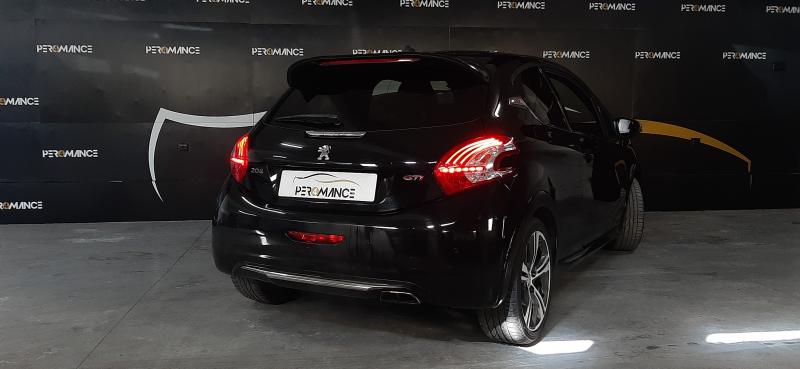 Peugeot 208 GTI 