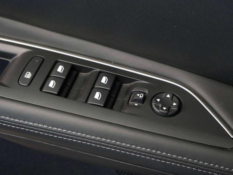 Peugeot 3008 HDI ALLURE 